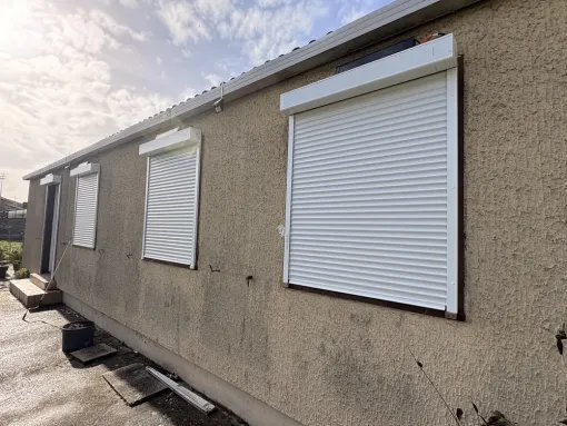 Installation de volet ITE solaire avec motorisation Néosol sur Bègles, Bordeaux, RENOVISOL 33