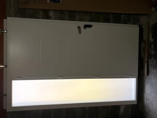 Pose d’une porte d’entrée en acier de chez SOLABAIE sur Villenave d’Ornon, Bordeaux, RENOVISOL 33