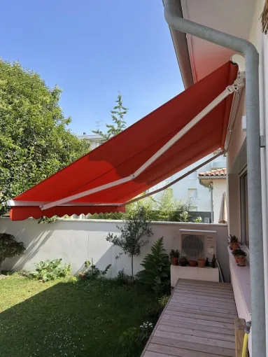 Installation d'un store banne motorisé au Bouscat, Bordeaux, RENOVISOL 33