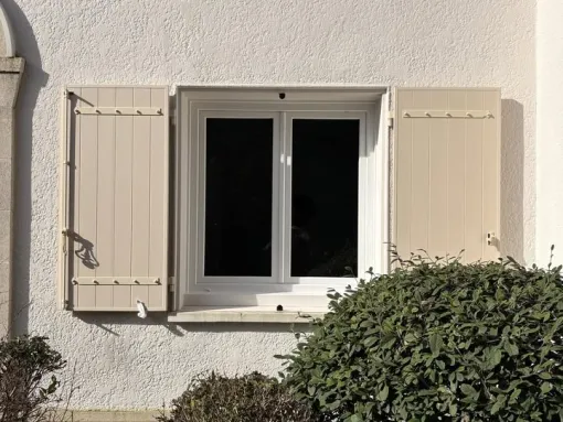 Pose de volets battants à Bordeaux, Bordeaux, RENOVISOL 33