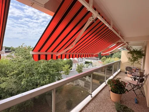Installation d'un store banne électrique au Bouscat, Bordeaux, RENOVISOL 33