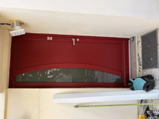 Installation d'une porte d'entrée en bois sur Pessac, Bordeaux, RENOVISOL 33